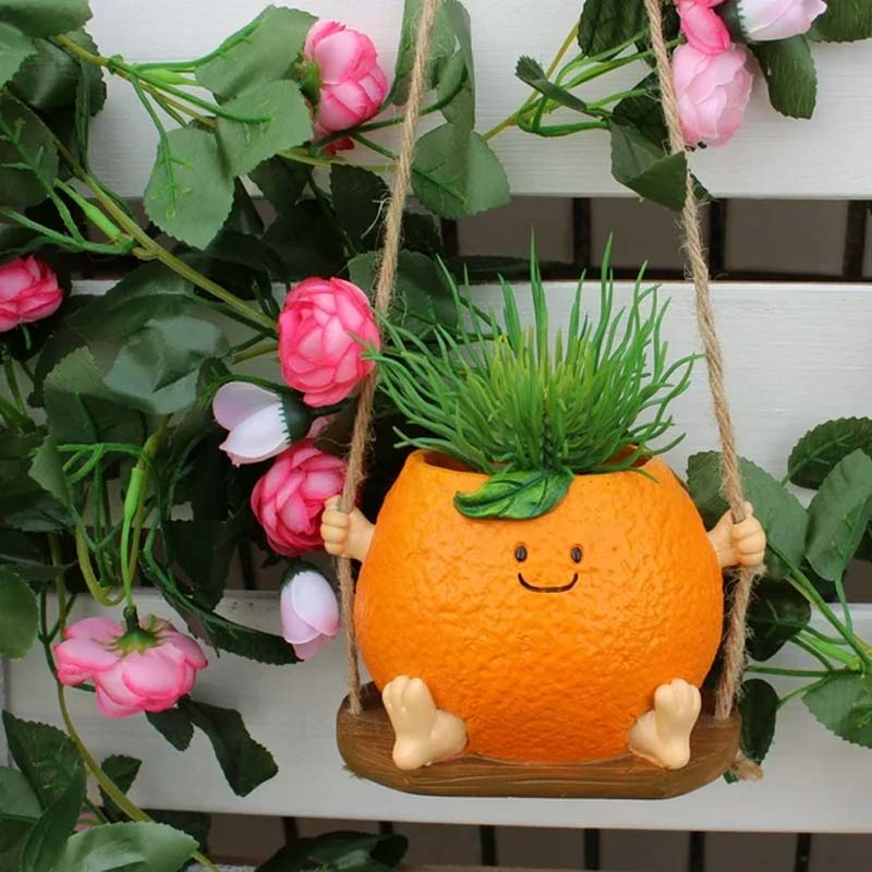 đŒ BedĂ„rande design · Full av helande vibbarđSöt svĂ€ngbar blomkruka för suckulente