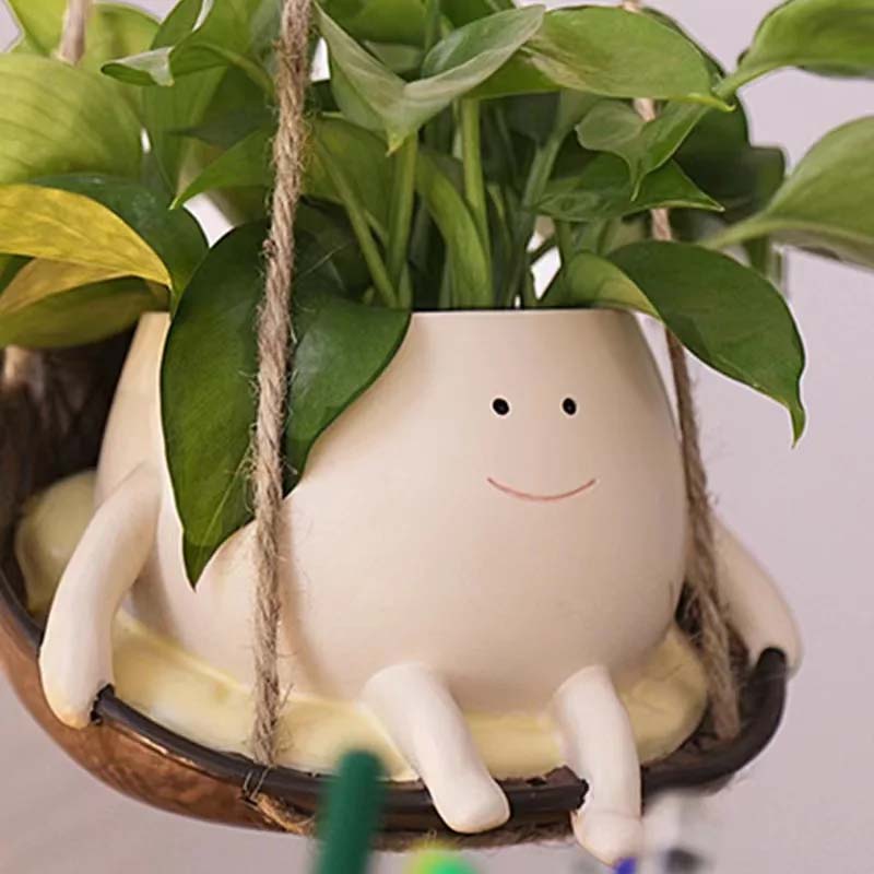 đŒ BedĂ„rande design · Full av helande vibbarđSöt svĂ€ngbar blomkruka för suckulente