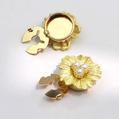 ✨ Eleganta pärlknappar till skjortor – en touch av klassisk lyx 👔🌸