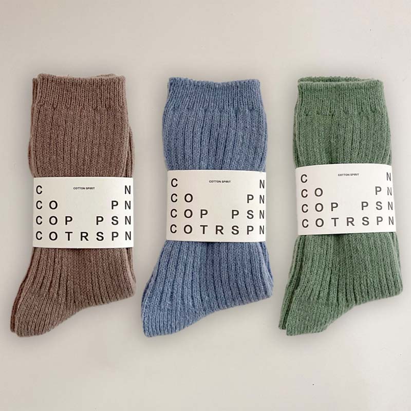 🌟 Köp 1, få 2 gratis🧦 Mjuka ullstrumpor, ett mysigt och varmt måste