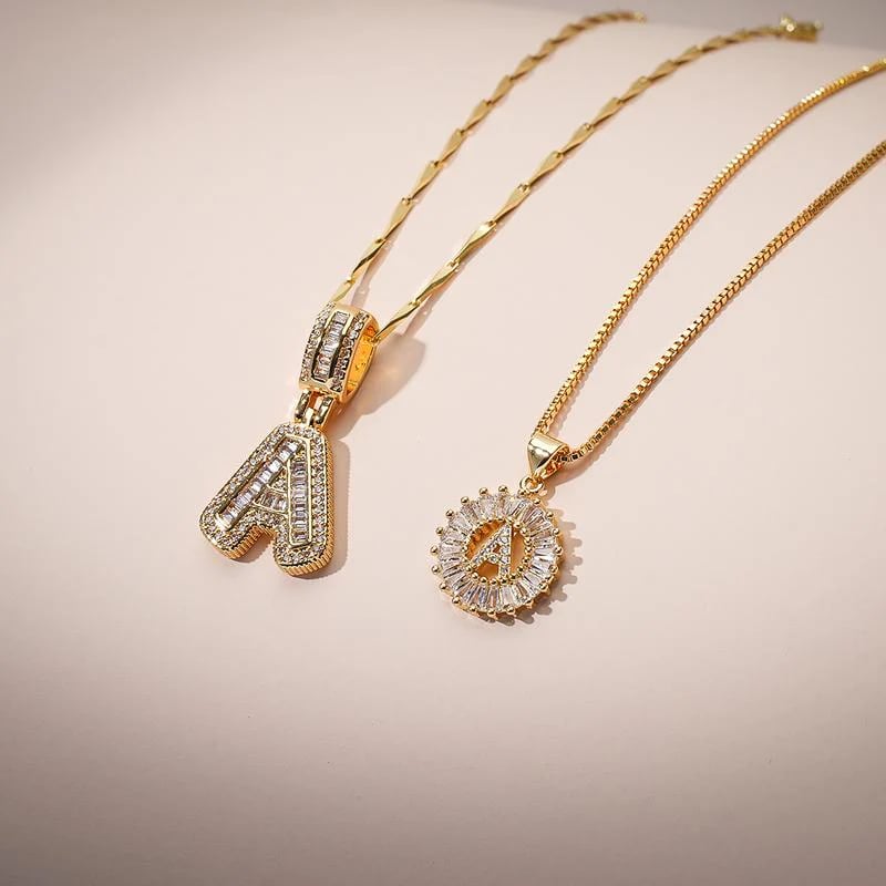 Alfabet-hänge med halsban